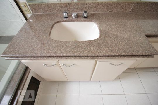 Pia de apartamento para alugar com 4 quartos, 161m² em Vila Suzana, São Paulo