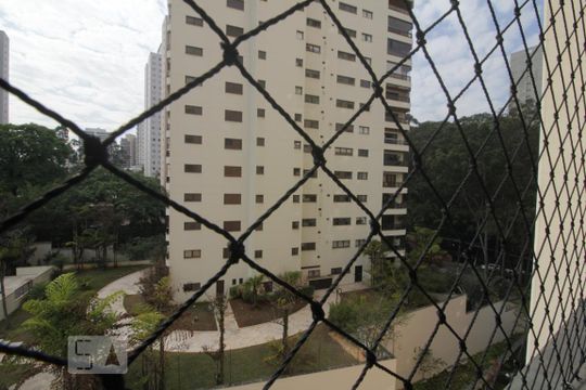Vista da suíte 3 de apartamento para alugar com 4 quartos, 161m² em Vila Suzana, São Paulo