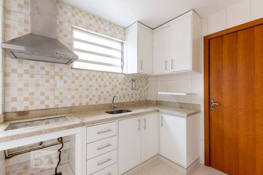 Cozinha  de apartamento à venda com 2 quartos, 67m² em Santa Rosa, Niterói