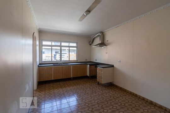 Cozinha de casa à venda com 3 quartos, 120m² em Vila Carmosina, São Paulo