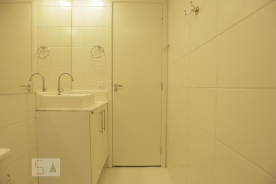 Banheiro de apartamento à venda com 2 quartos, 35m² em Vila Buarque, São Paulo