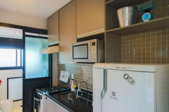 Cozinha de apartamento para alugar com 1 quarto, 42m² em Cidade Monções, São Paulo