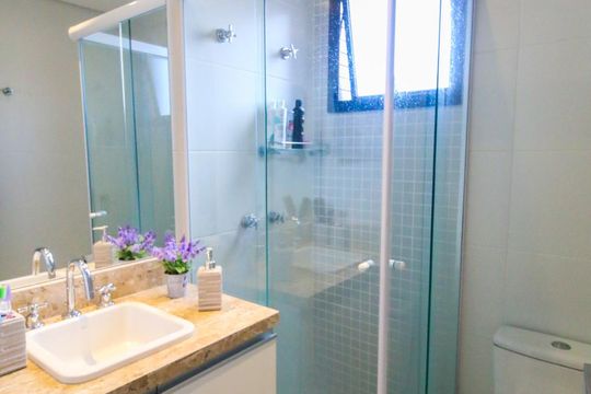 Banheiro de apartamento para alugar com 1 quarto, 42m² em Cidade Monções, São Paulo