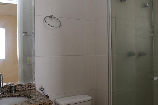 Banheiro da Suíte de apartamento à venda com 3 quartos, 72m² em Jardim Maria Rosa, Taboão da Serra