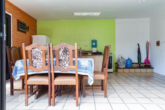 Cozinha de casa para alugar com 3 quartos, 200m² em Independência, Porto Alegre