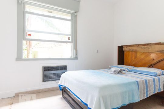 Quarto 2 de casa para alugar com 3 quartos, 200m² em Independência, Porto Alegre