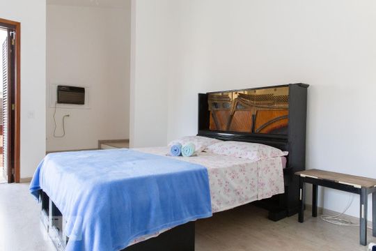 Suíte de casa para alugar com 3 quartos, 200m² em Independência, Porto Alegre