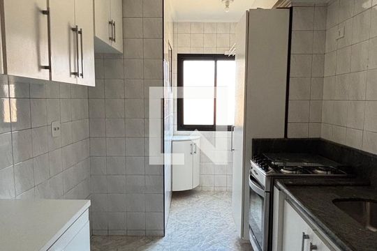 Cozinha de apartamento para alugar com 3 quartos, 75m² em Vila Valparaíso, Santo André