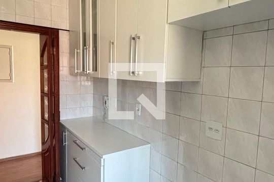 Cozinha de apartamento para alugar com 3 quartos, 75m² em Vila Valparaíso, Santo André