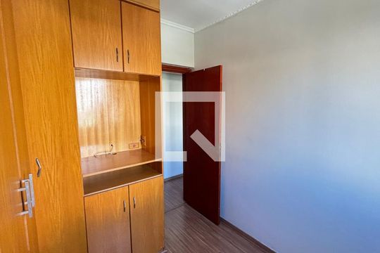 Quarto 2 de apartamento para alugar com 3 quartos, 75m² em Vila Valparaíso, Santo André
