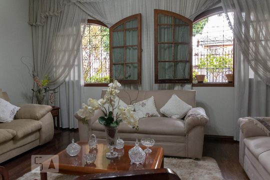 Sala 2 de casa para alugar com 4 quartos, 360m² em Vila Cloris, Belo Horizonte