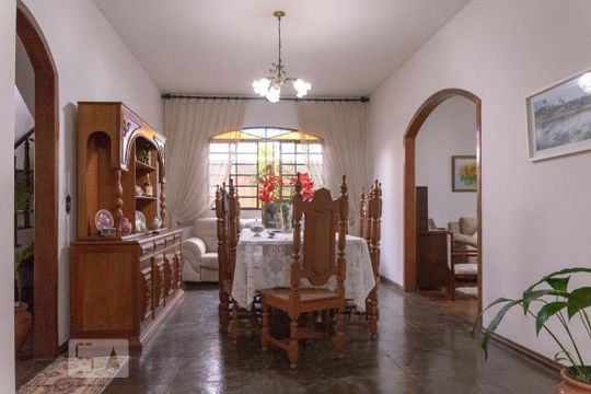 Copa de casa para alugar com 4 quartos, 360m² em Vila Cloris, Belo Horizonte