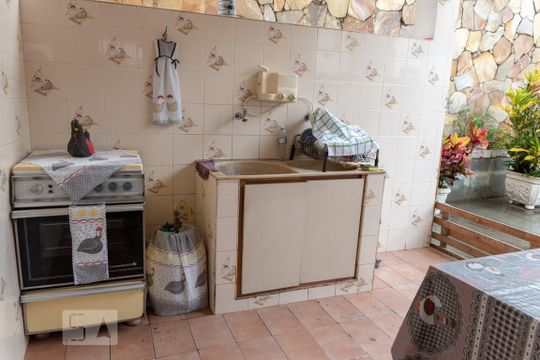 Área de serviço de casa para alugar com 4 quartos, 360m² em Vila Cloris, Belo Horizonte