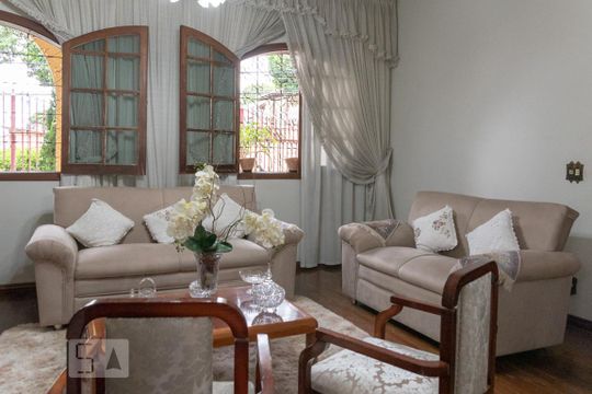 Sala 2 de casa para alugar com 4 quartos, 360m² em Vila Cloris, Belo Horizonte