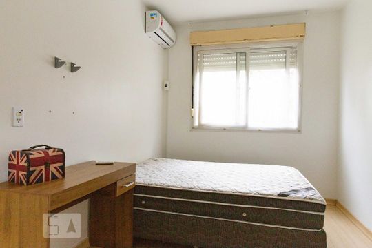 Quarto de apartamento à venda com 1 quarto, 38m² em Humaitá, Porto Alegre
