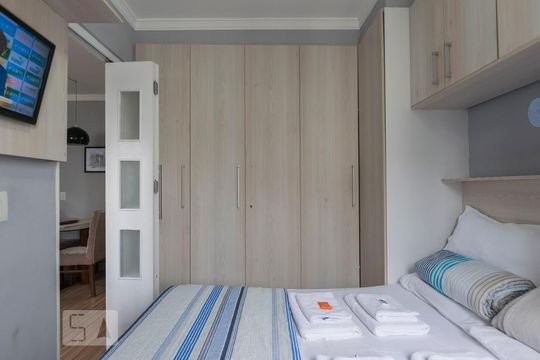 Quarto (Armários) de apartamento à venda com 1 quarto, 33m² em Cambuci, São Paulo