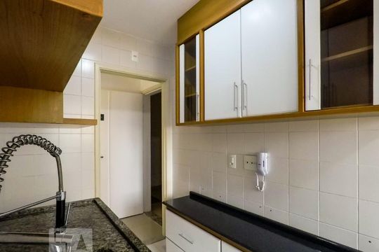 Cozinha de apartamento para alugar com 3 quartos, 64m² em Cambuci, São Paulo