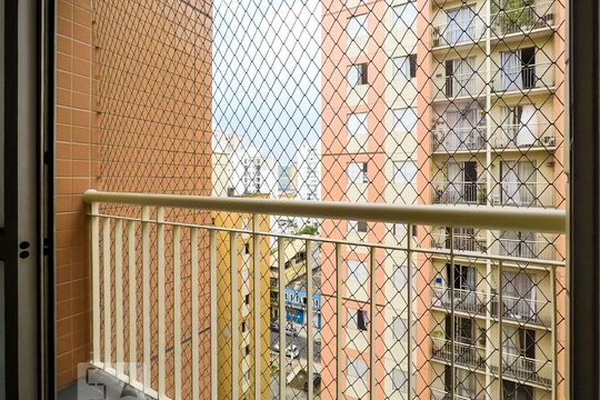 Sacada de apartamento para alugar com 3 quartos, 64m² em Cambuci, São Paulo
