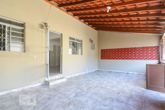 Varanda / Quintal de casa para alugar com 2 quartos, 110m² em Taboão, Diadema