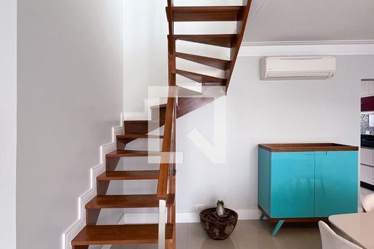 Sala de apartamento para alugar com 3 quartos, 250m² em Indianópolis, São Paulo