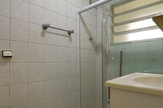 Banheiro de apartamento à venda com 2 quartos, 64m² em Liberdade, São Paulo