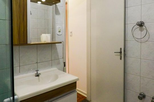 Banheiro de apartamento à venda com 2 quartos, 64m² em Liberdade, São Paulo