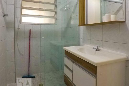 Banheiro de apartamento à venda com 2 quartos, 64m² em Liberdade, São Paulo