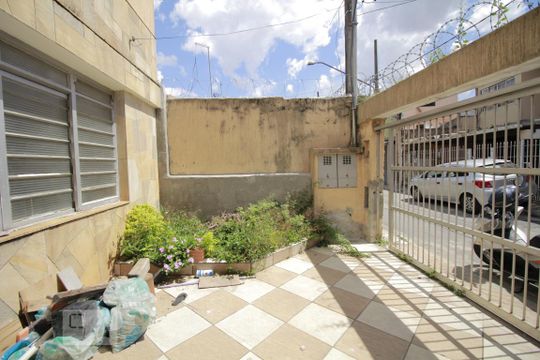 Garagem de casa para alugar com 2 quartos, 90m² em Bonfim, Osasco