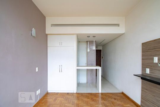 Sala / Quarto de kitnet/studio à venda com 1 quarto, 40m² em Lourdes, Belo Horizonte