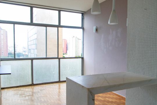 Cozinha / sala de kitnet/studio à venda com 1 quarto, 40m² em Lourdes, Belo Horizonte