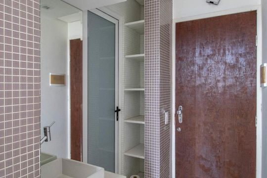 Lavatório de kitnet/studio à venda com 1 quarto, 40m² em Lourdes, Belo Horizonte