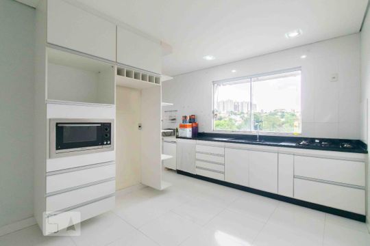 Cozinha e Área de Serviço de casa à venda com 4 quartos, 120m² em Vicente Peres, Brasília