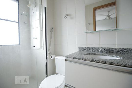 Banheiro da Suíte 1 de apartamento para alugar com 3 quartos, 80m² em Águas Claras, Brasília