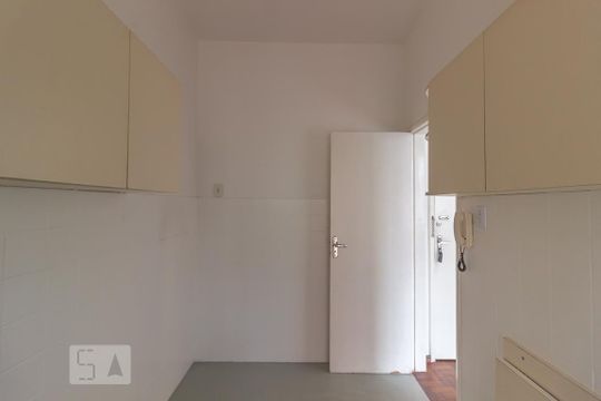 Cozinha de apartamento para alugar com 1 quarto, 50m² em Barro Preto, Belo Horizonte