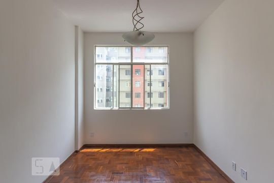 Sala de apartamento para alugar com 1 quarto, 50m² em Barro Preto, Belo Horizonte