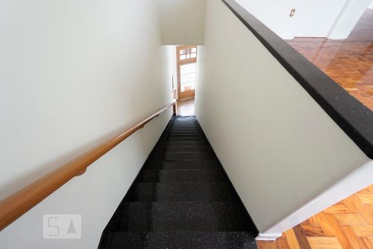 Escada de casa para alugar com 2 quartos, 80m² em Quarta Parada, São Paulo