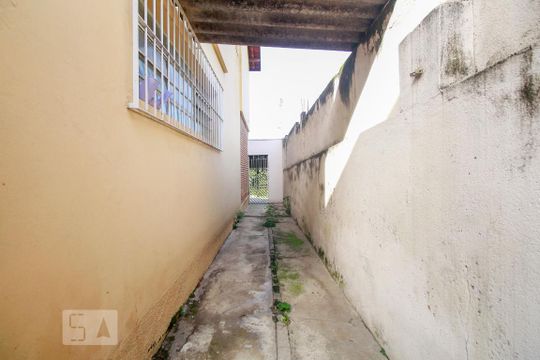 Corredor lateral de casa para alugar com 2 quartos, 100m² em Chácara Belenzinho, São Paulo