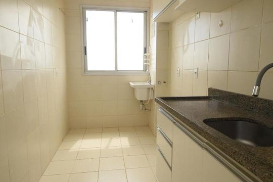 Cozinha e Área de Serviço de apartamento para alugar com 2 quartos, 55m² em Samambaia Sul (samambaia), Brasília