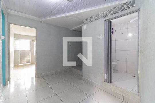 Saleta de casa para alugar com 1 quarto, 40m² em Vila Natália, São Paulo