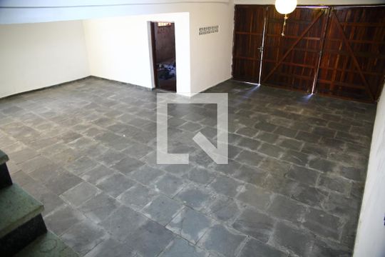 Garagem  de casa à venda com 3 quartos, 400m² em Nova Petrópolis, São Bernardo do Campo