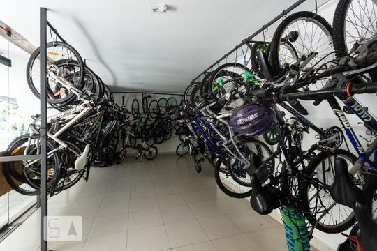 Bicicletário de apartamento à venda com 2 quartos, 130m² em Itaim Bibi, São Paulo