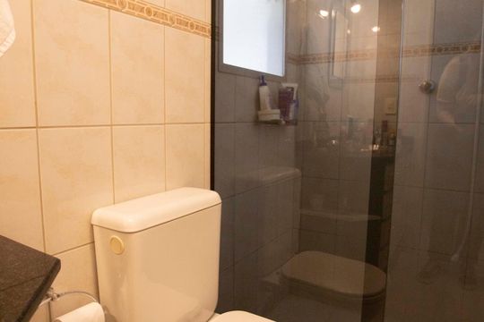 banheiro de apartamento para alugar com 2 quartos, 93m² em Vila São Bento, Campinas