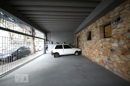 Garagem de casa para alugar com 5 quartos, 500m² em Chácara Santo Antônio (zona Sul), São Paulo