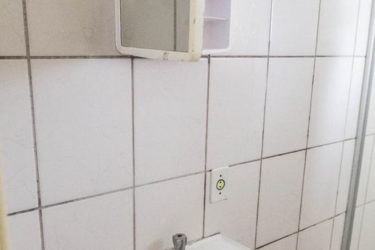 Banheiro de casa para alugar com 2 quartos, 55m² em Vila Guilhermina, São Paulo