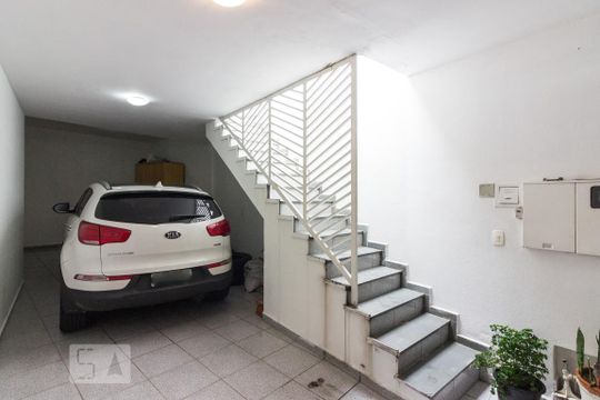 Garagem de casa à venda com 2 quartos, 100m² em Jardim Peri, São Paulo