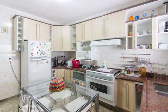 Cozinha de casa à venda com 2 quartos, 100m² em Jardim Peri, São Paulo