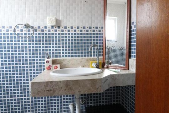 Lavabo  de casa à venda com 5 quartos, 182m² em Parque Monte Alegre, Taboão da Serra