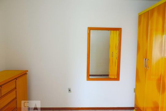 Quarto 1 de apartamento para alugar com 1 quarto, 54m² em Carvoeira, Florianópolis