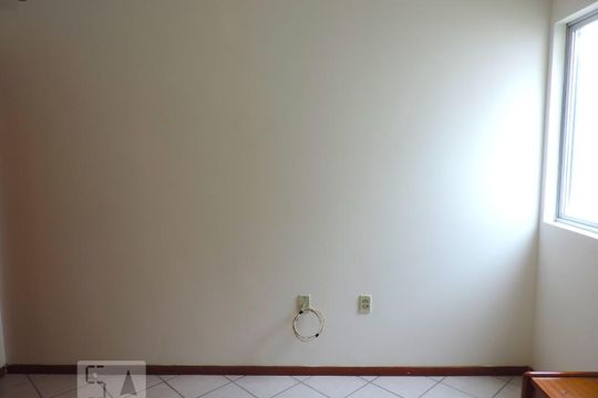 Quarto 1 de apartamento para alugar com 1 quarto, 54m² em Carvoeira, Florianópolis