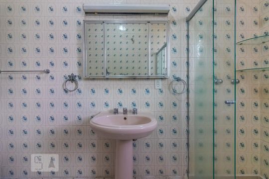 Pia do banheiro de apartamento para alugar com 3 quartos, 203m² em Bela Vista, São Paulo